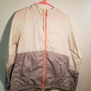 Columbia wind breaker